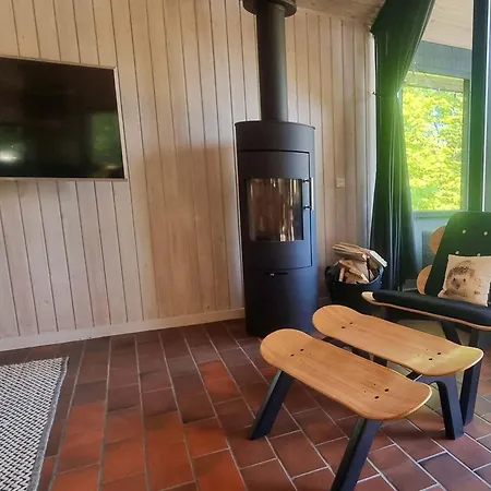 Ferienhaus-mit-drei-terrassen-grosser-fensterfront-und-strandnaehe Prázdninový dům Bratten Strand